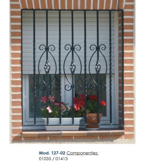 Balaustre Forjado Piña Central y Volutas Cuadrado 16 mm