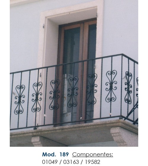 Balaustre Forjado Entorchado Doble Corazón con Ces Cuadrado 12 mm
