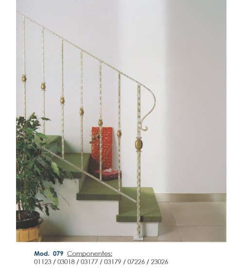 Arranques de Forja para Escalera  Martillado con Bola de Forja Central Cuadrado 30 mm