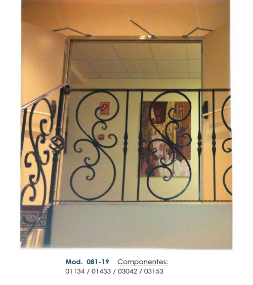 Arranques de Forja para Escalera Piña Central Cuadrado 30 mm