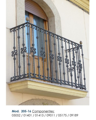 Pieza Central de Forja Rombo con Volutas Cuadrado 16-20 mm