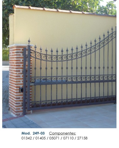 Lanza de Forja de Flor de Lis con Base Redonda 14 mm