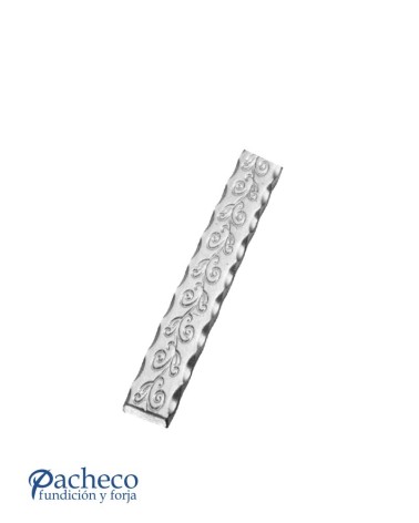 Pasamanos de Forja con Estampación Floral y Cantos Labrados Pletina 40x8 mm