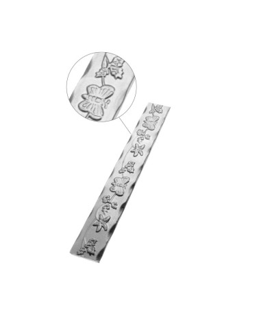 Pasamanos de Forja con Estampación Animada y Cantos Labrados  Pletina 40x8 mm