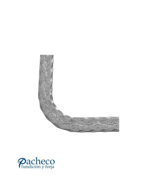 Pasamanos de Forja en Curva con Estampación Floral y Cantos Labrados A 90º Pletina 40x8 mm