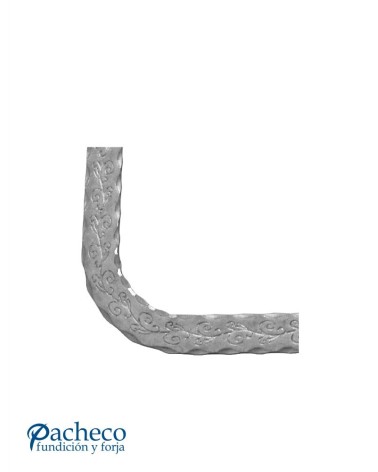 Pasamanos de Forja en Curva con Estampación Floral y Cantos Labrados A 90º Pletina 40x8 mm