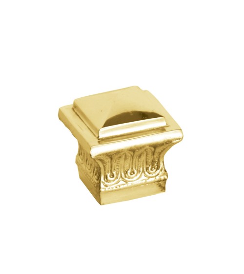 Remate en latón brillo cuadrado labrado para postes y barrotes de forja