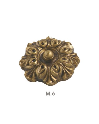 Rosetón en latón patinado redondo floreado para portales y rejas