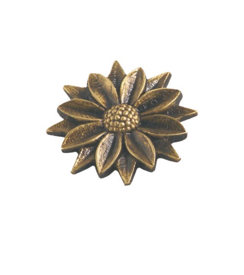 Adorno en latón patinado floral para puertas de portal y rejas