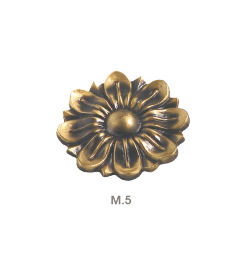 Rosetón en latón patinado decorativo para puertas de entrada