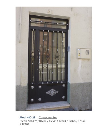 Macolla en latón cromado para barrote de forja cuadrado estampada para puertas de entrada y portales