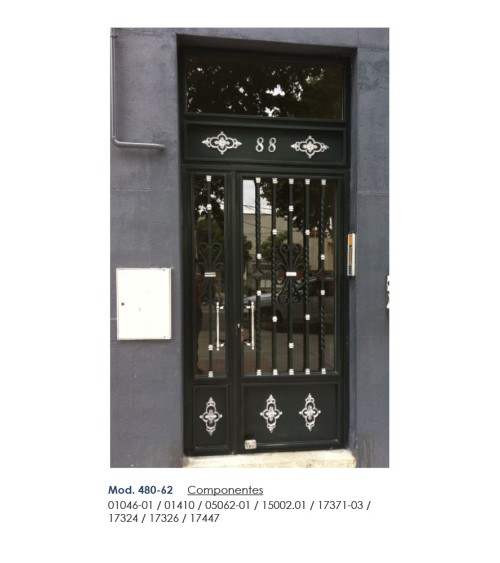 Adorno en latón cromado redondo floral para portales y barandillas