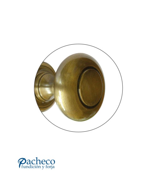 Pomo de latón patinado para puerta rústica