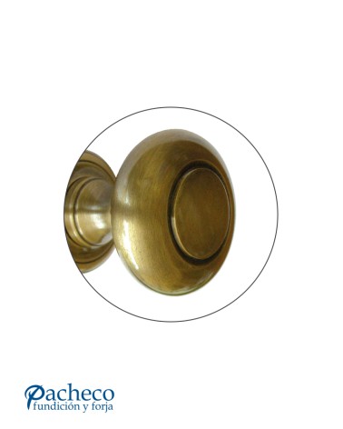 Pomo de latón patinado para puerta rústica