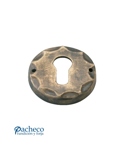 Bocallave rústica de latón patinado decorada para cerradura de puerta