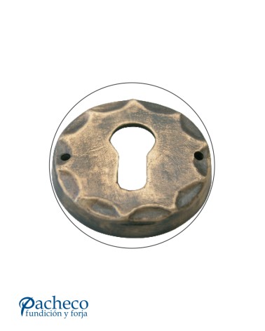 Bocallave rústica de latón patinado decorada para cerradura de puerta