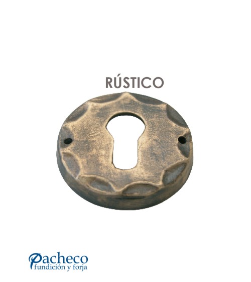 Bocallave rústica de latón patinado decorada para cerradura de puerta