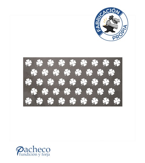 Celosía de hierro diseño de trébol calado para cerramientos decorativos en chalets y jardines