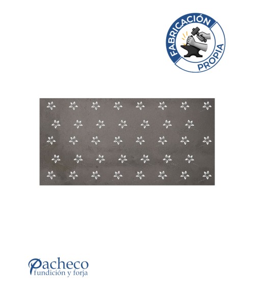 Celosía de hierro patrón flores pequeñas caladas para cerramientos decorativos en viviendas unifamiliares