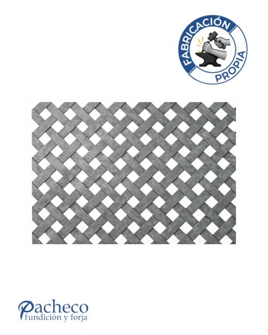 Celosía de hierro diseño simulación trenzada en rombos para cerramientos decorativos en chalets