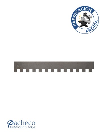 Greca de hierro diseño cuadrado escalonado para acabado decorativo de balcones y tejadillos