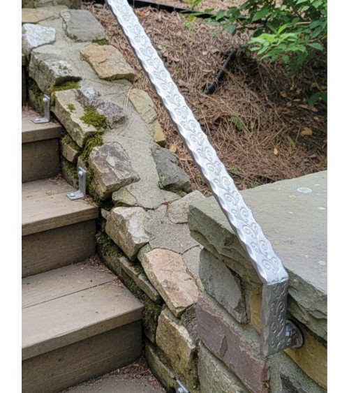 Pasamanos de Forja con Estampación Floral y Cantos Labrados Pletina 40x8 mm