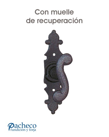 Tirador de hierro forjado tipo hélice decorada para puerta rústica