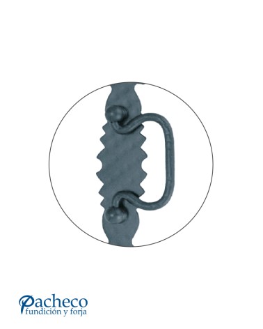 Tirador de hierro forjado en anilla con placa para puerta principal