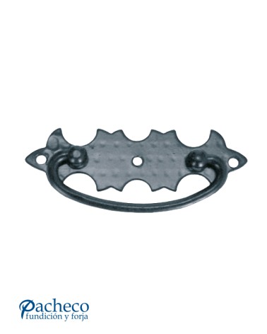 Tirador rústico en anilla con placa de forja decorada para mueble antiguo