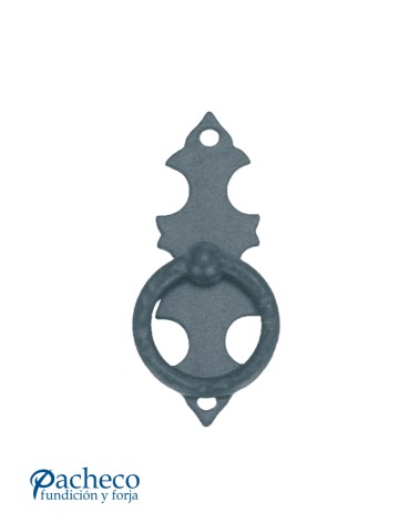 Llamador de hierro forjado en anilla con placa rústica para puerta de portal