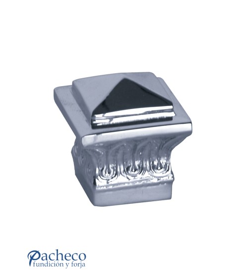 Remate en latón cromado cuadrado labrado para postes y barrotes de forja