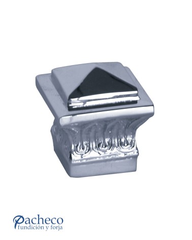 Remate en latón cromado cuadrado labrado para postes y barrotes de forja